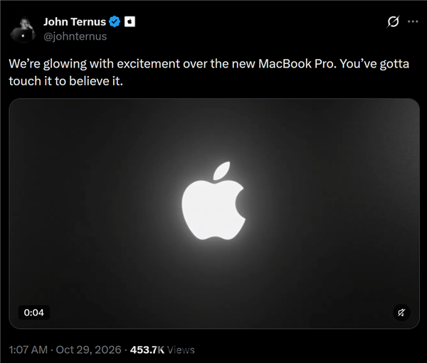 苹果发布触控屏MacBook Pro:发光Logo时隔10年回归!(图1) 苹果发布首款触控屏MacBook Pro:发光Logo时隔10年回归!